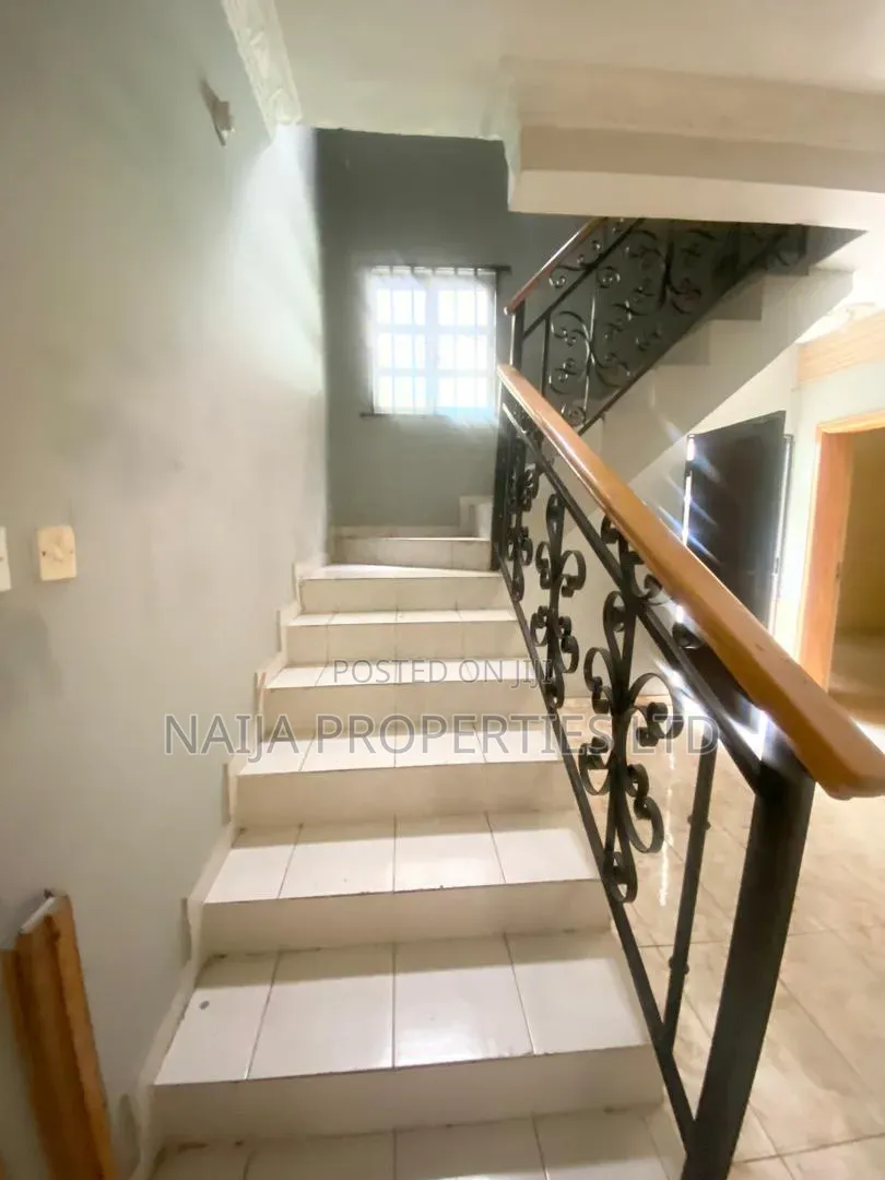 4bdrm Townhouse / Terrace in Lekki Phase 1 Right for rent in Lekki Phase 1