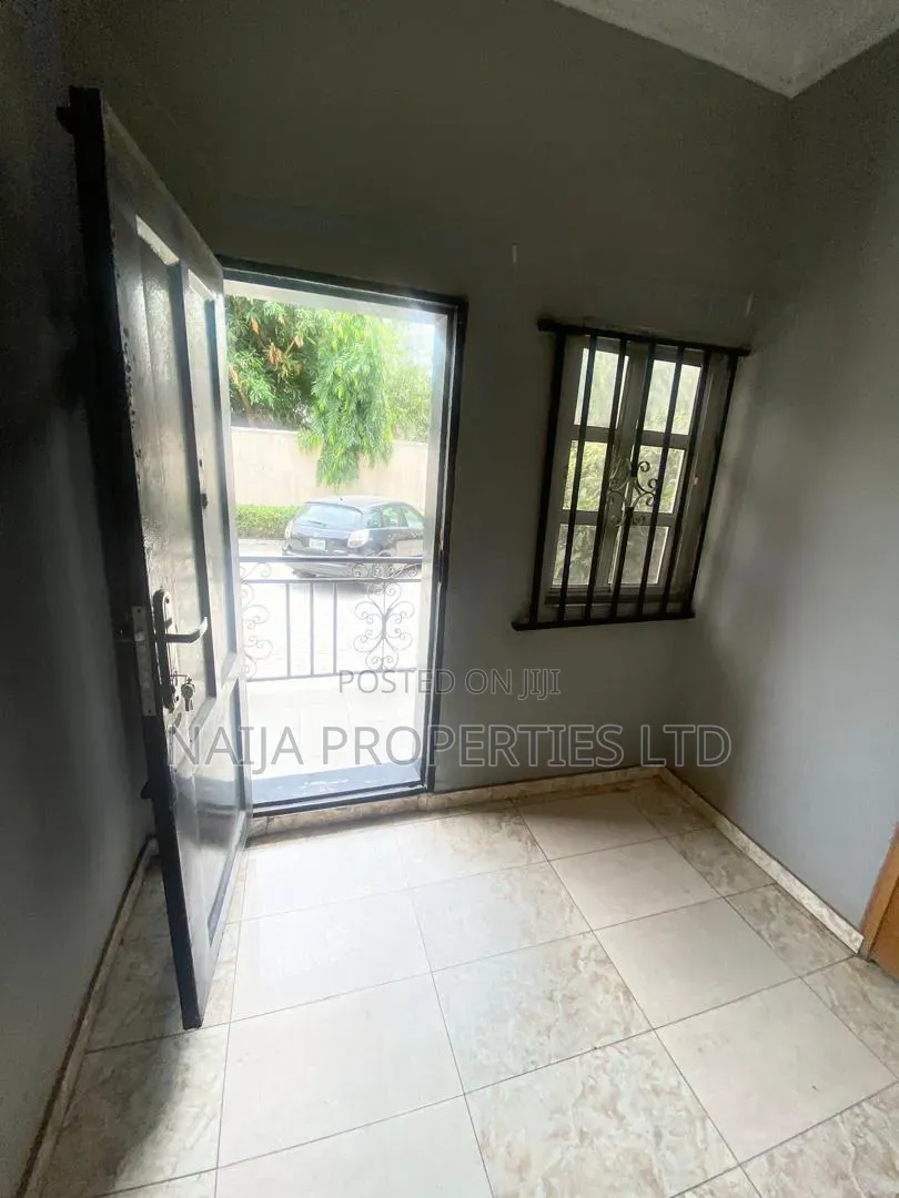 4bdrm Townhouse / Terrace in Lekki Phase 1 Right for rent in Lekki Phase 1