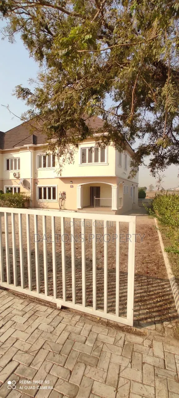 3bdrm Duplex in Riverpack Estate, Sabon Lugbe for sale in Sabon Lugbe