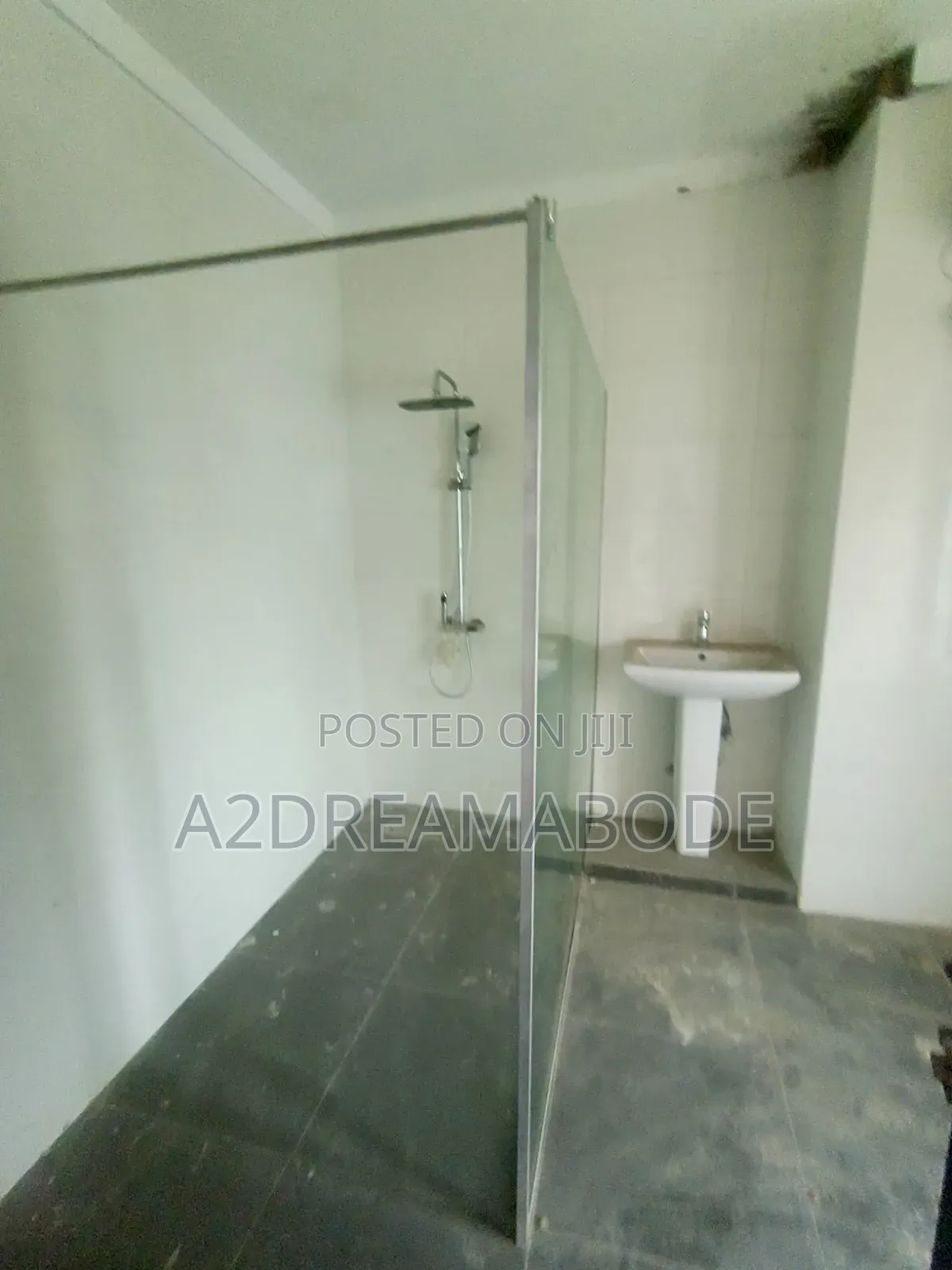 4bdrm Duplex in Ogudu Gra for sale in Ogudu GRA