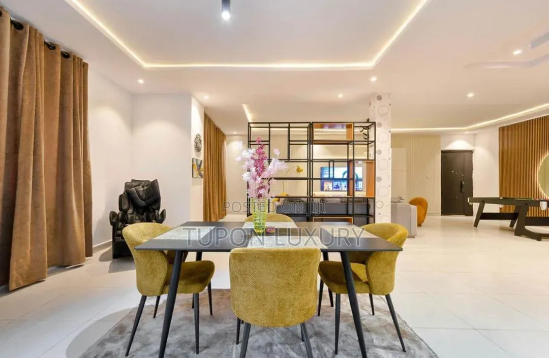Luxury 2bed Penthouse With Rooftop Pool, Gym, Snooker in Lekki