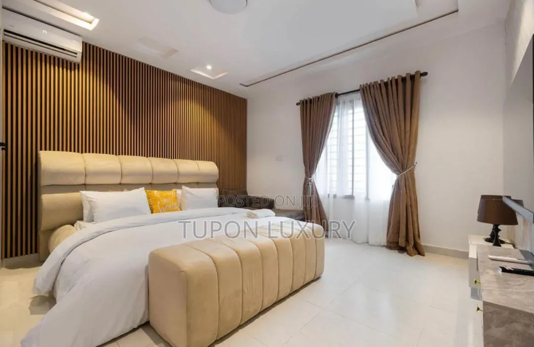 Luxury 2bed Penthouse With Rooftop Pool, Gym, Snooker in Lekki