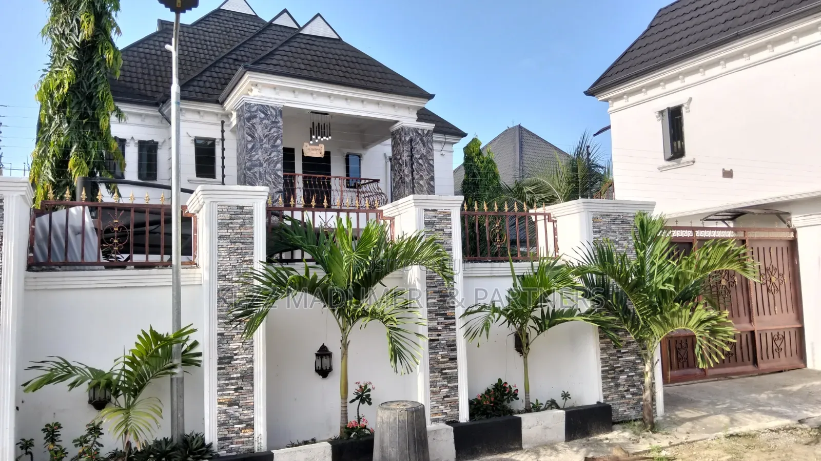 5bdrm Duplex in Off Obirikwere  New for sale in New Layout