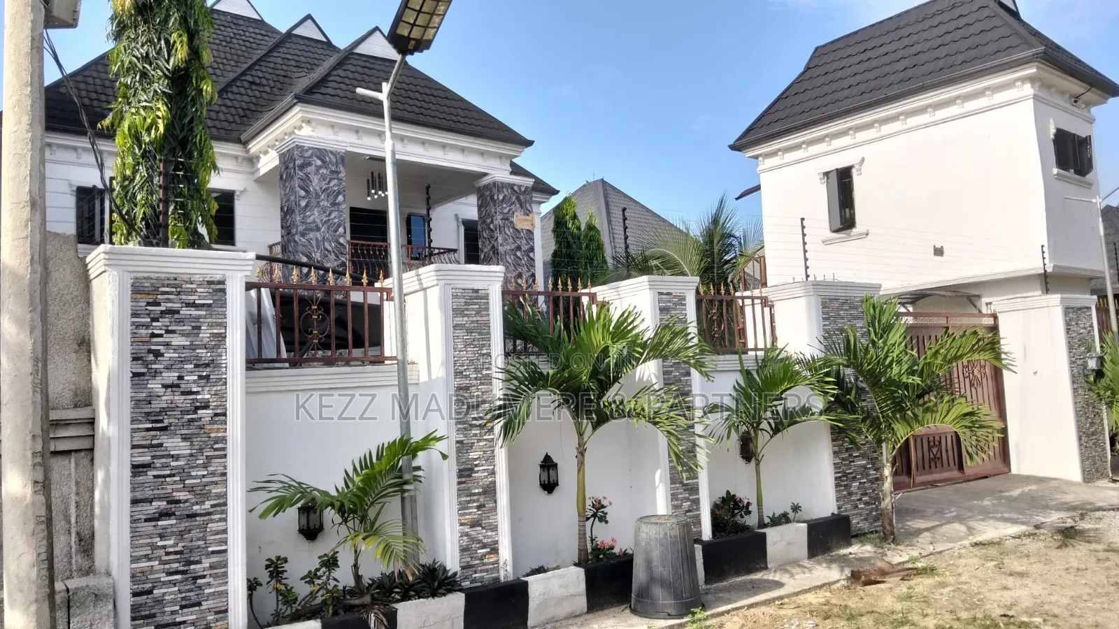 5bdrm Duplex in Off Obirikwere  New for sale in New Layout