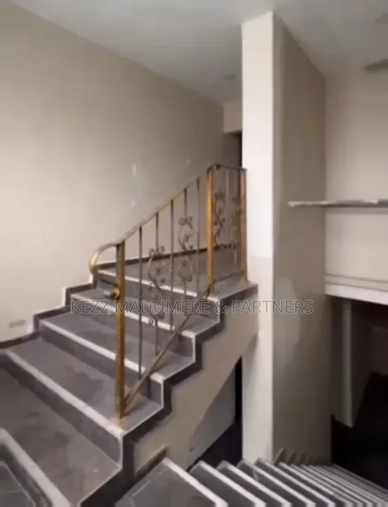 5bdrm Duplex in Off Obirikwere  New for sale in New Layout