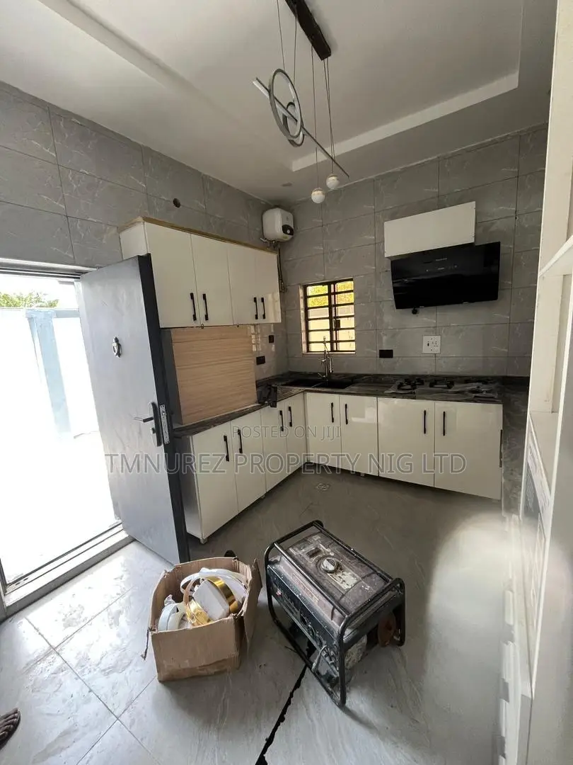 4bdrm Duplex in Yaba Lagos for sale in Yaba