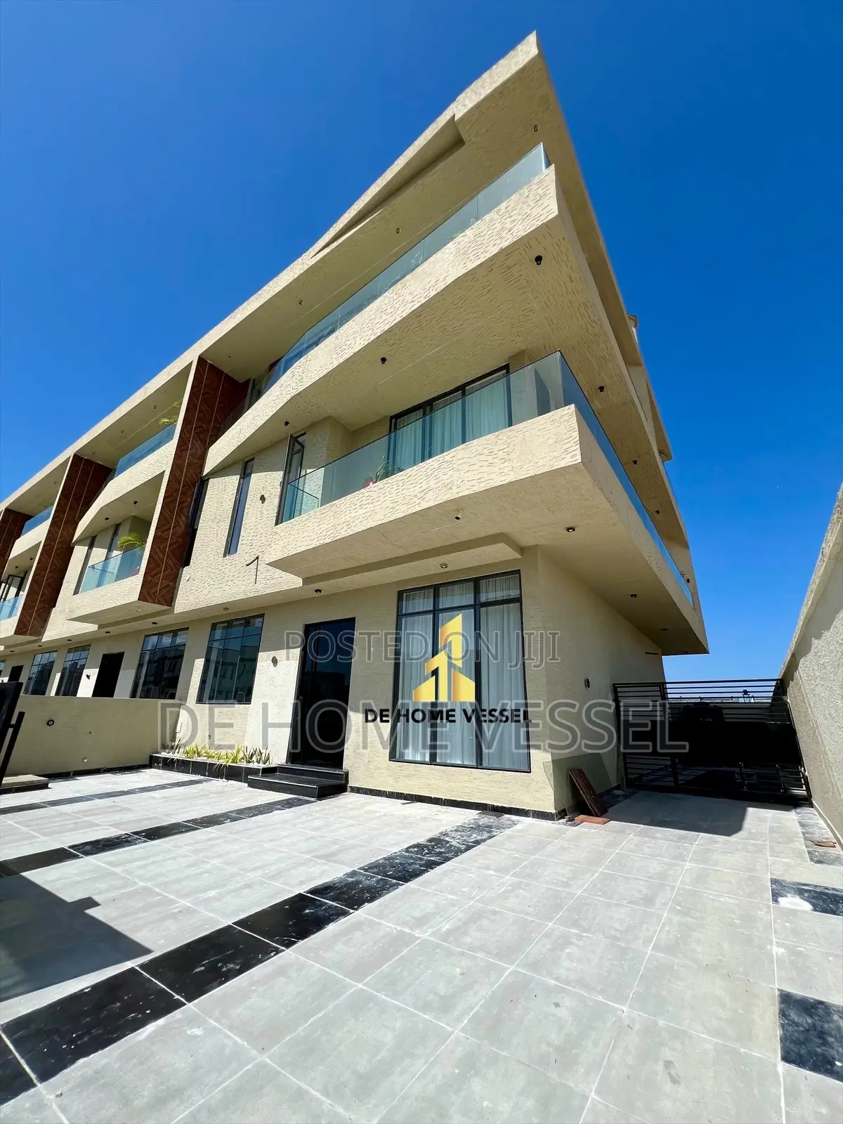 Newly Built in Lekki Phase 1