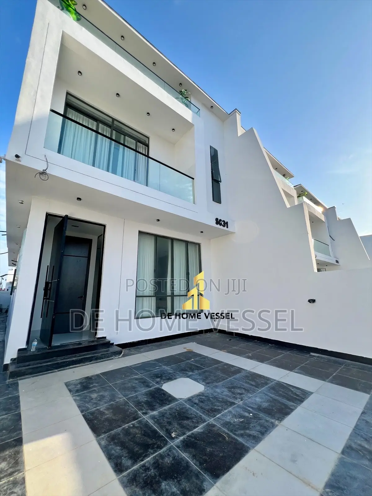 4bdrm Duplex in Chevron for sale in Chevron
