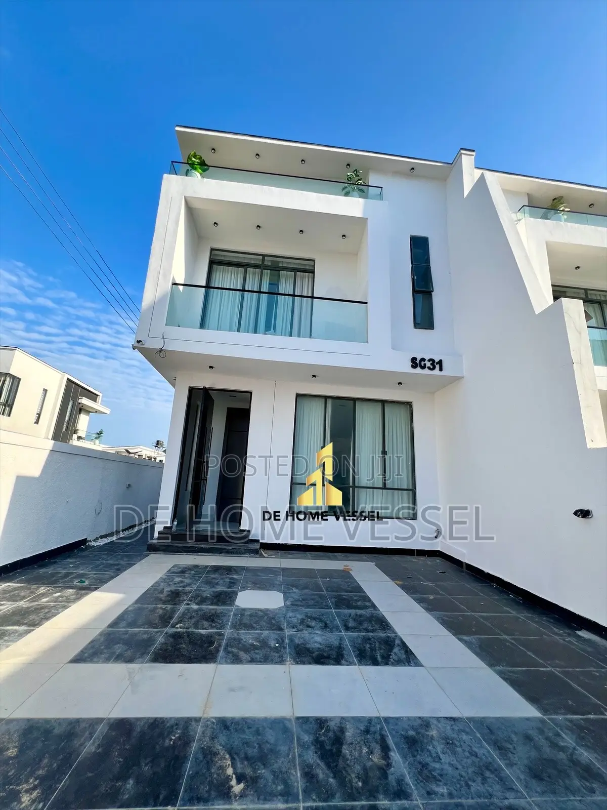 4bdrm Duplex in Chevron for sale in Chevron