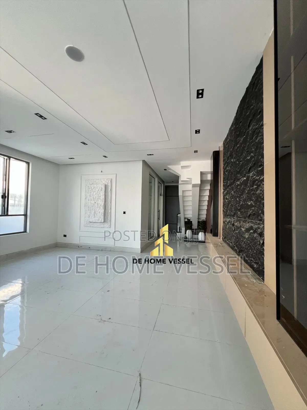 4bdrm Duplex in Chevron for sale in Chevron