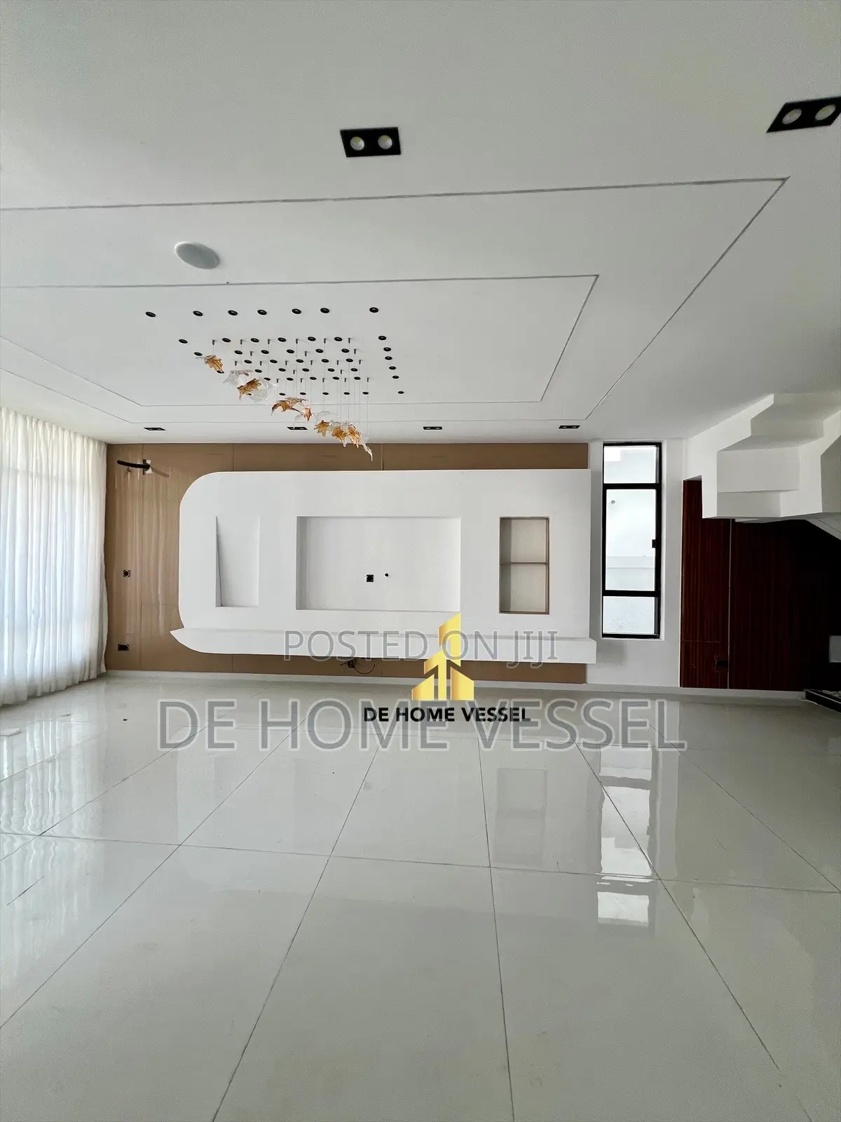 5bdrm Duplex in Chevron for sale in Chevron