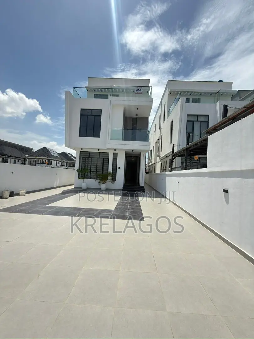 5bdrm Duplex in Lekki Phase 1 for sale in Lekki Phase 1