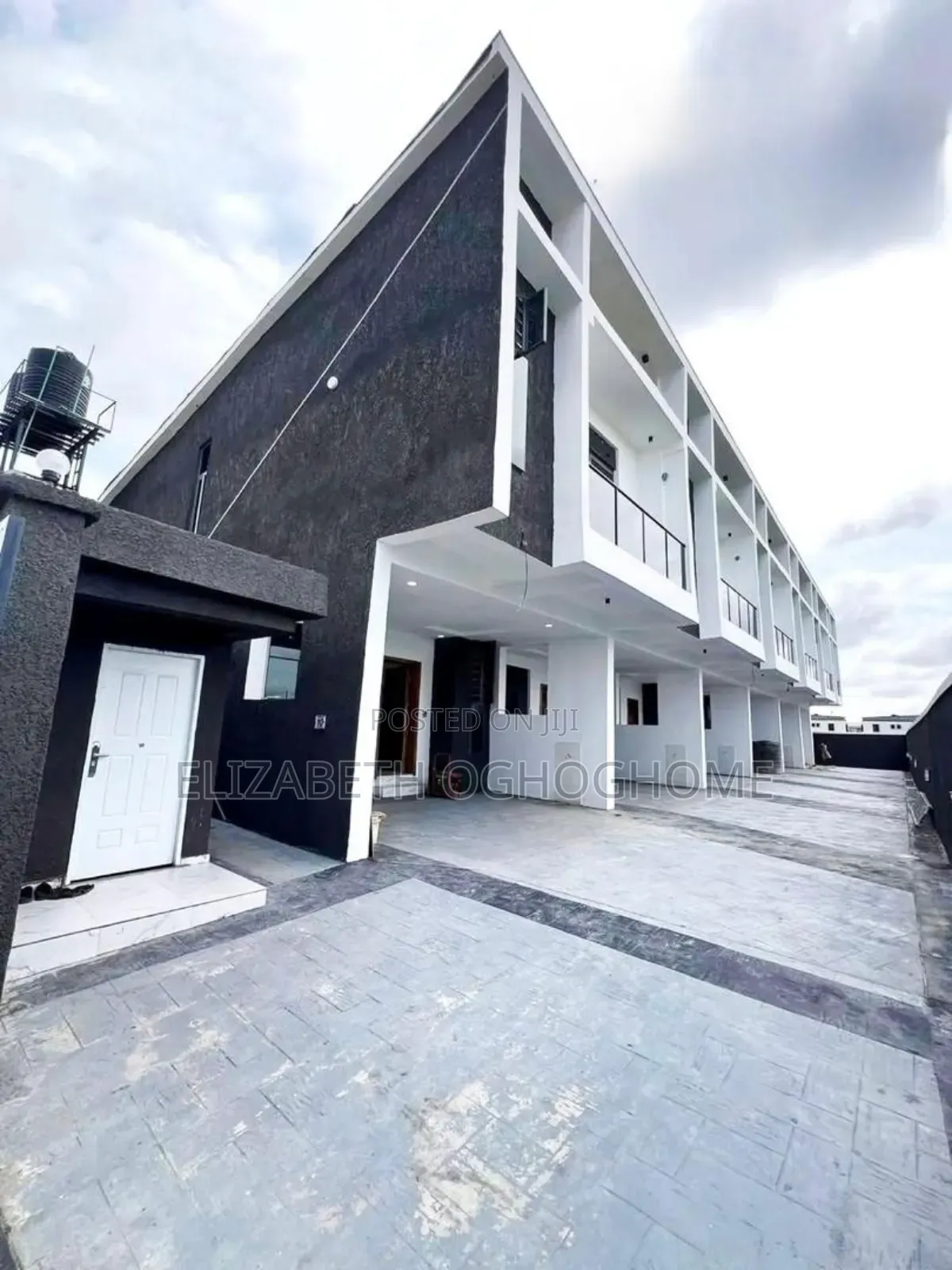 3bdrm Duplex in Abraham Adesanya Estate for sale in Abraham Adesanya Estate