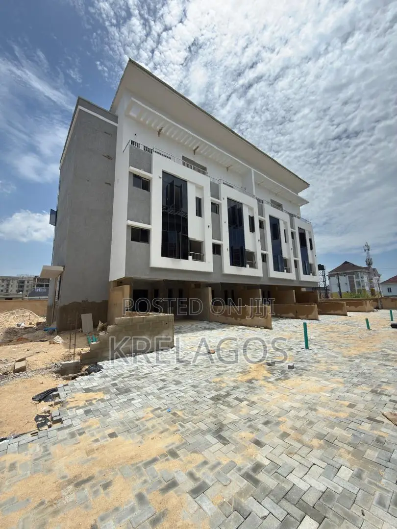 4bdrm Duplex in Lekki Phase 1 for sale in Lekki Phase 1