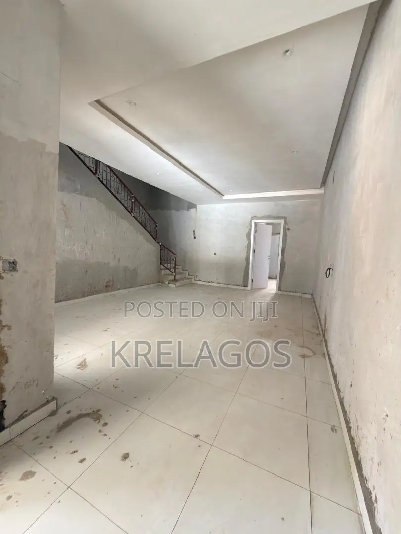 4bdrm Duplex in Lekki Phase 1 for sale in Lekki Phase 1