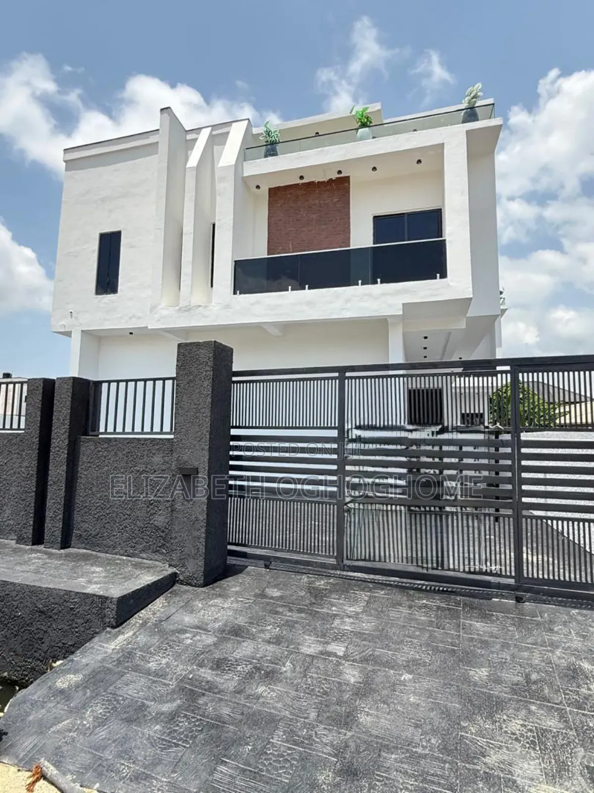 5bdrm Duplex in Sangotedo for sale in Sangotedo