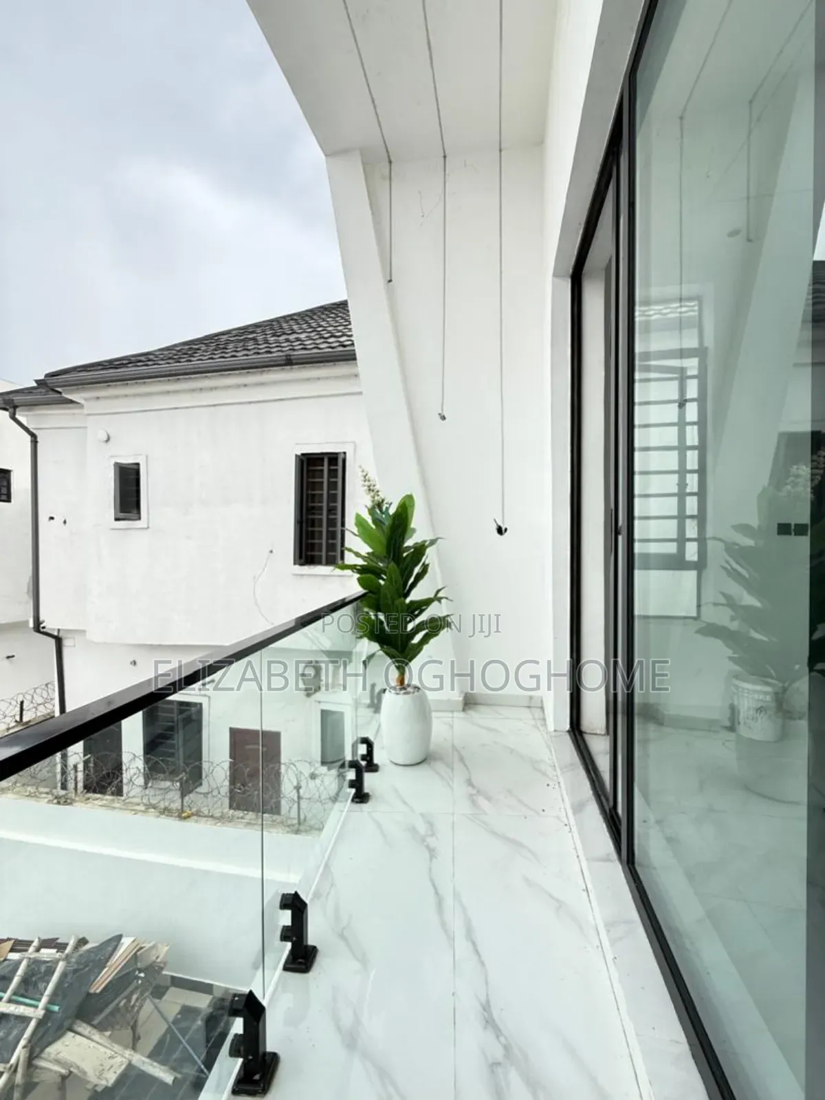 5bdrm Duplex in Sangotedo for sale in Sangotedo