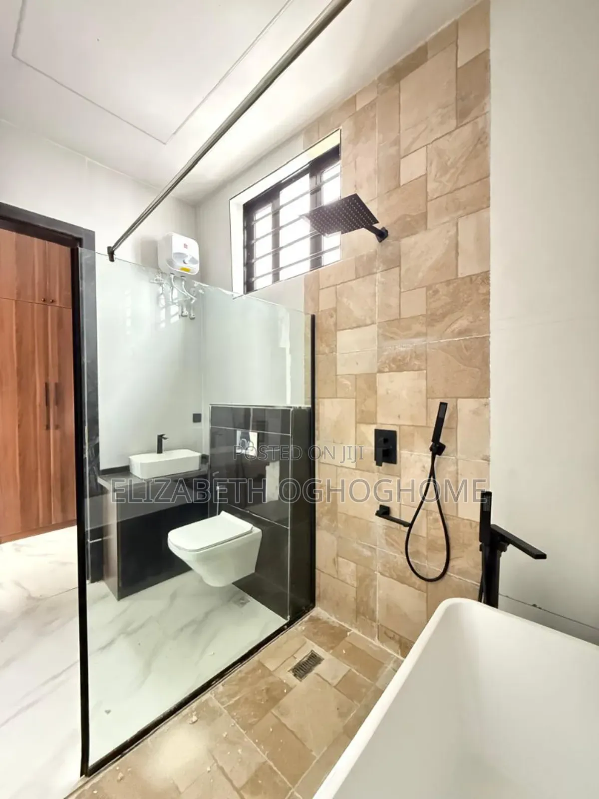 5bdrm Duplex in Sangotedo for sale in Sangotedo