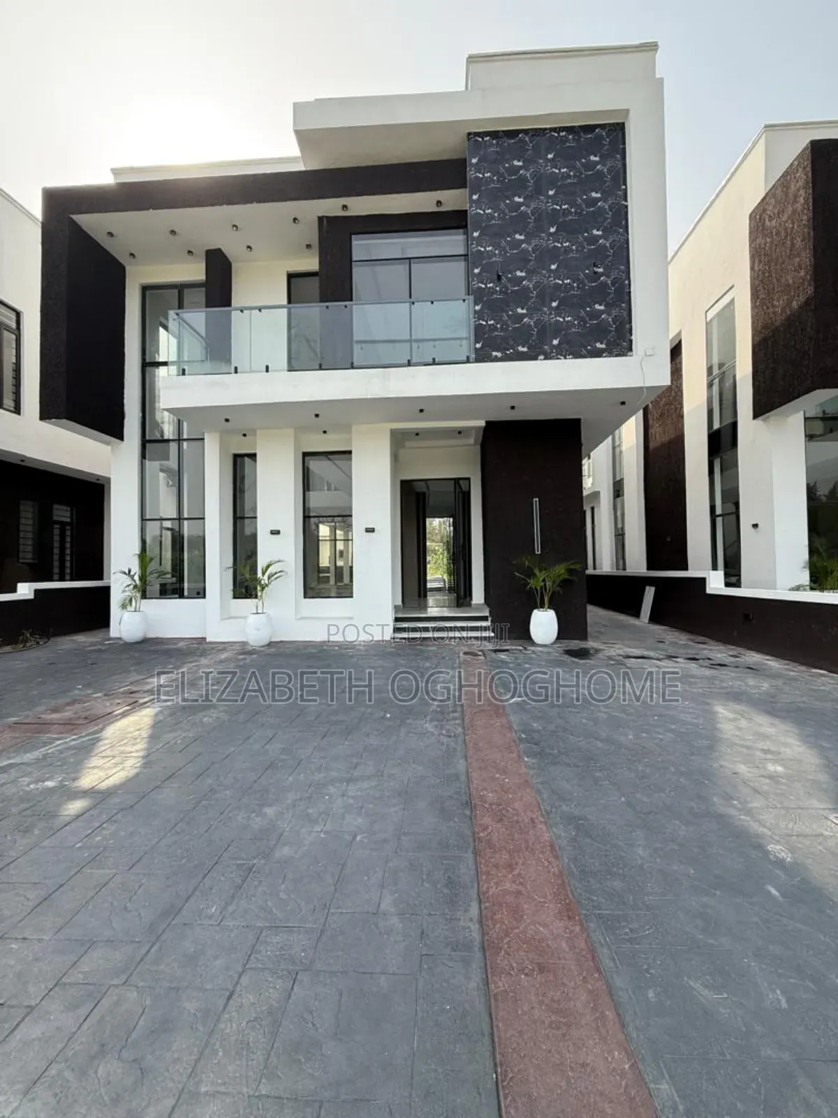 5bdrm Duplex in Sangotedo for sale in Sangotedo