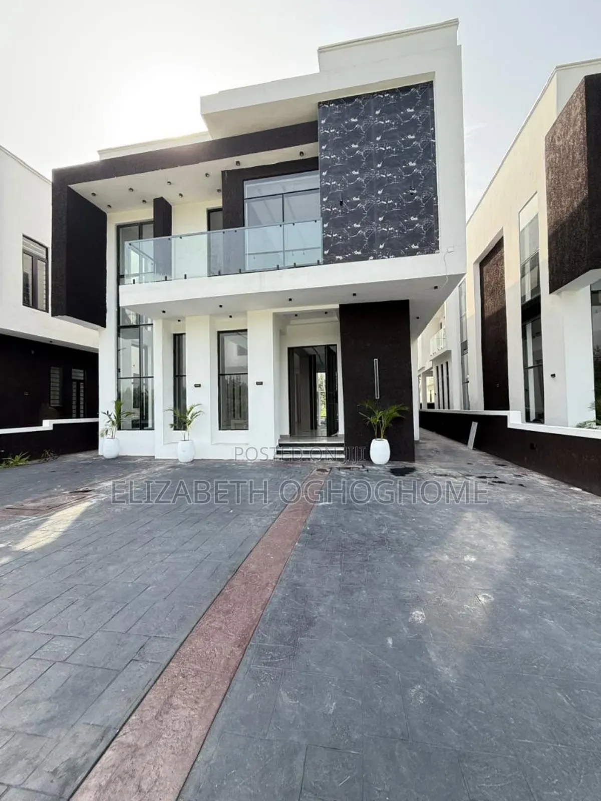 5bdrm Duplex in Sangotedo for sale in Sangotedo