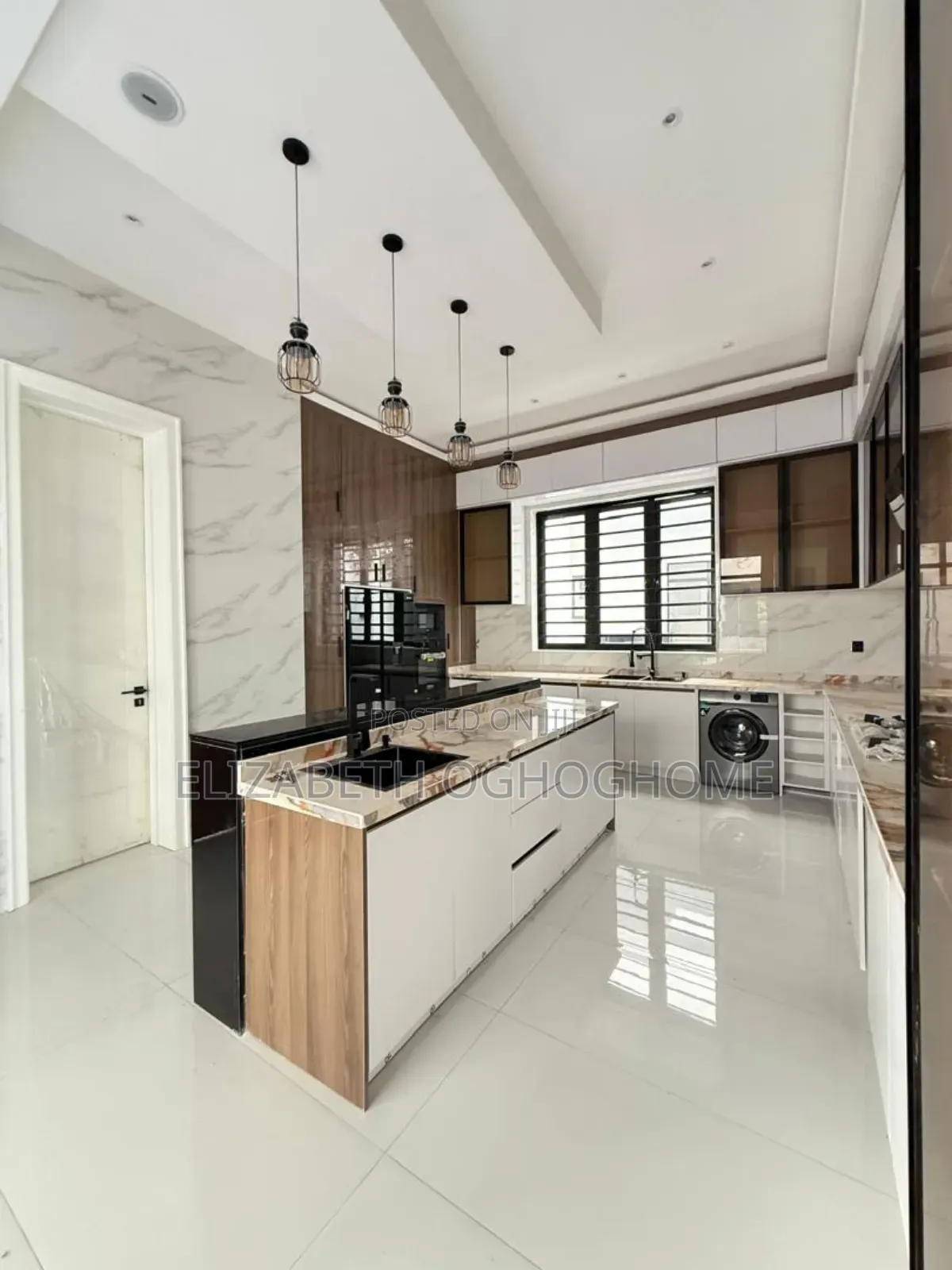 5bdrm Duplex in Sangotedo for sale in Sangotedo