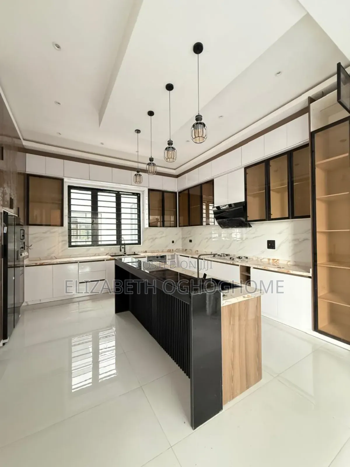 5bdrm Duplex in Sangotedo for sale in Sangotedo
