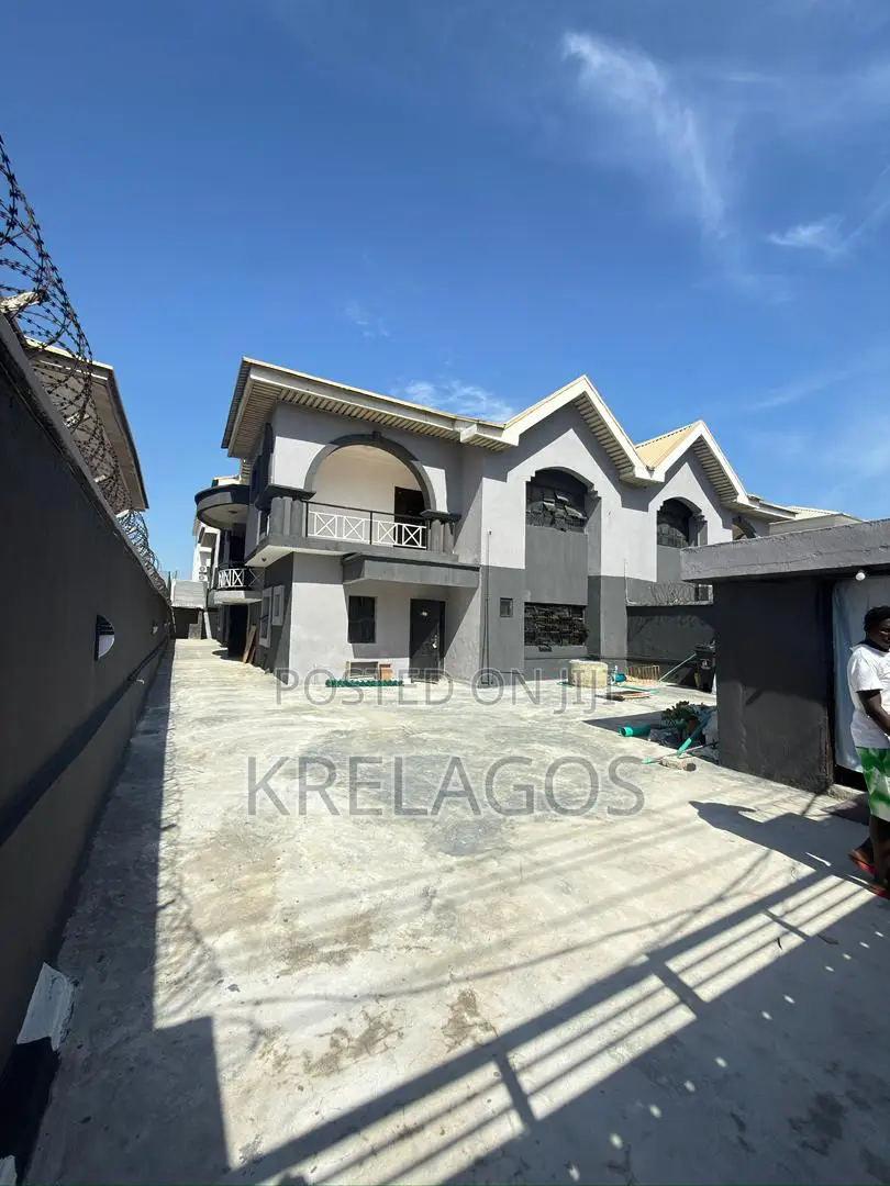 Mini Flat in Lekki Phase 1 for rent in Lekki Phase 1