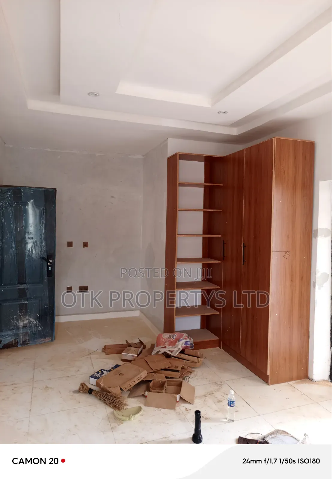 3bdrm Duplex in Scc Road Ushafa for sale in Ushafa