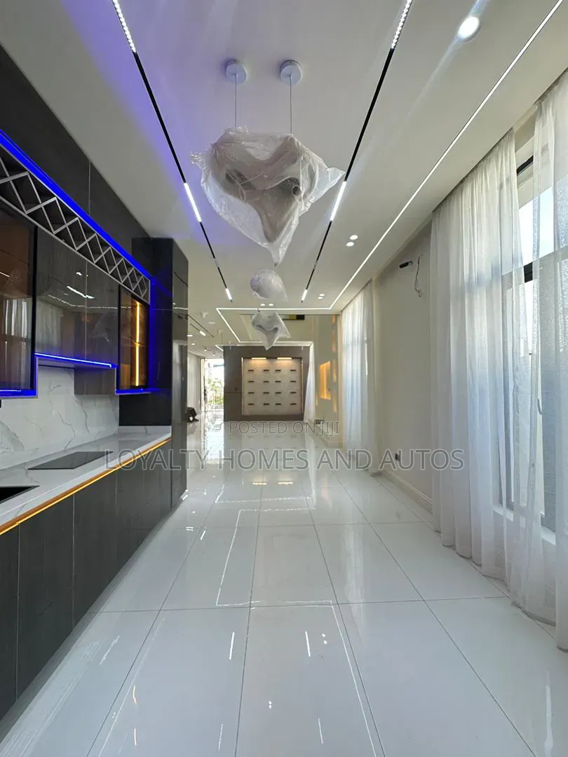 5bdrm Duplex in Lekki Expressway for sale in Lekki Expressway