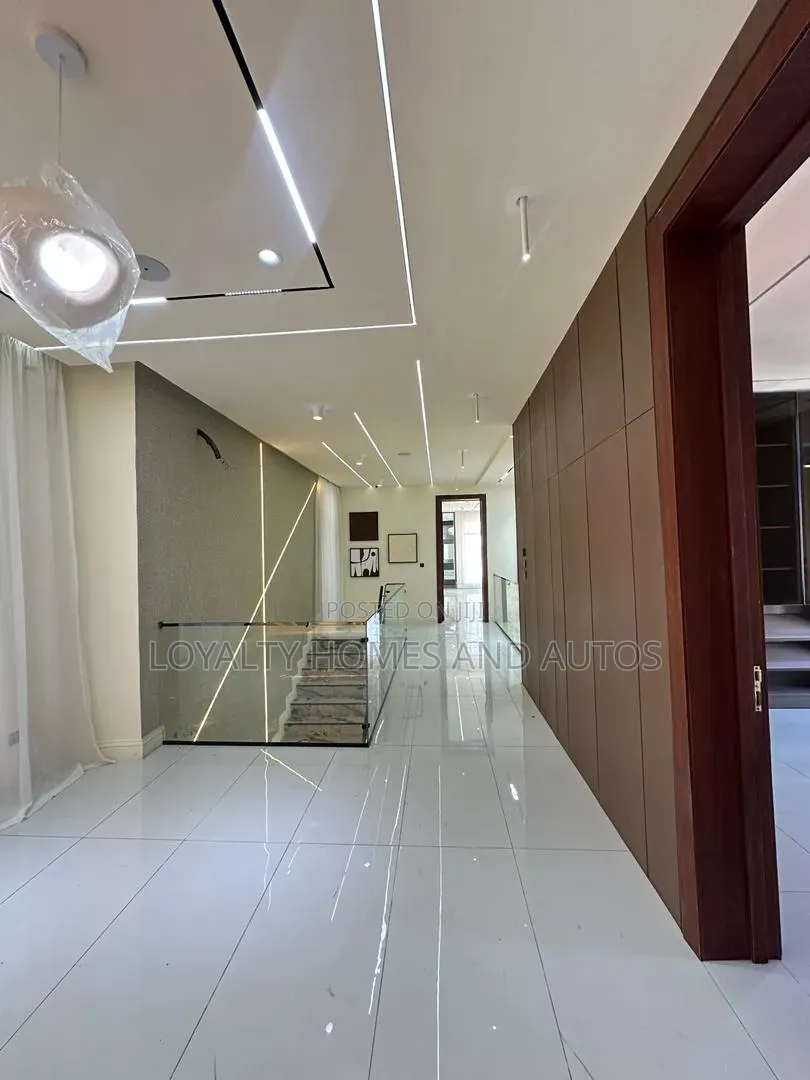 5bdrm Duplex in Lekki Expressway for sale in Lekki Expressway