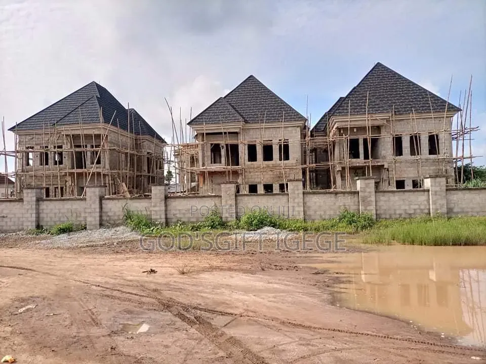 4bdrm Duplex in Owerri for sale in Owerri
