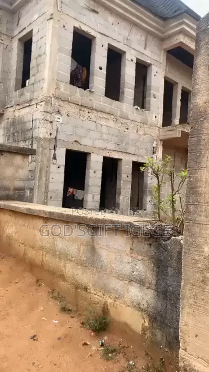 4bdrm Duplex in Owerri for sale in Owerri