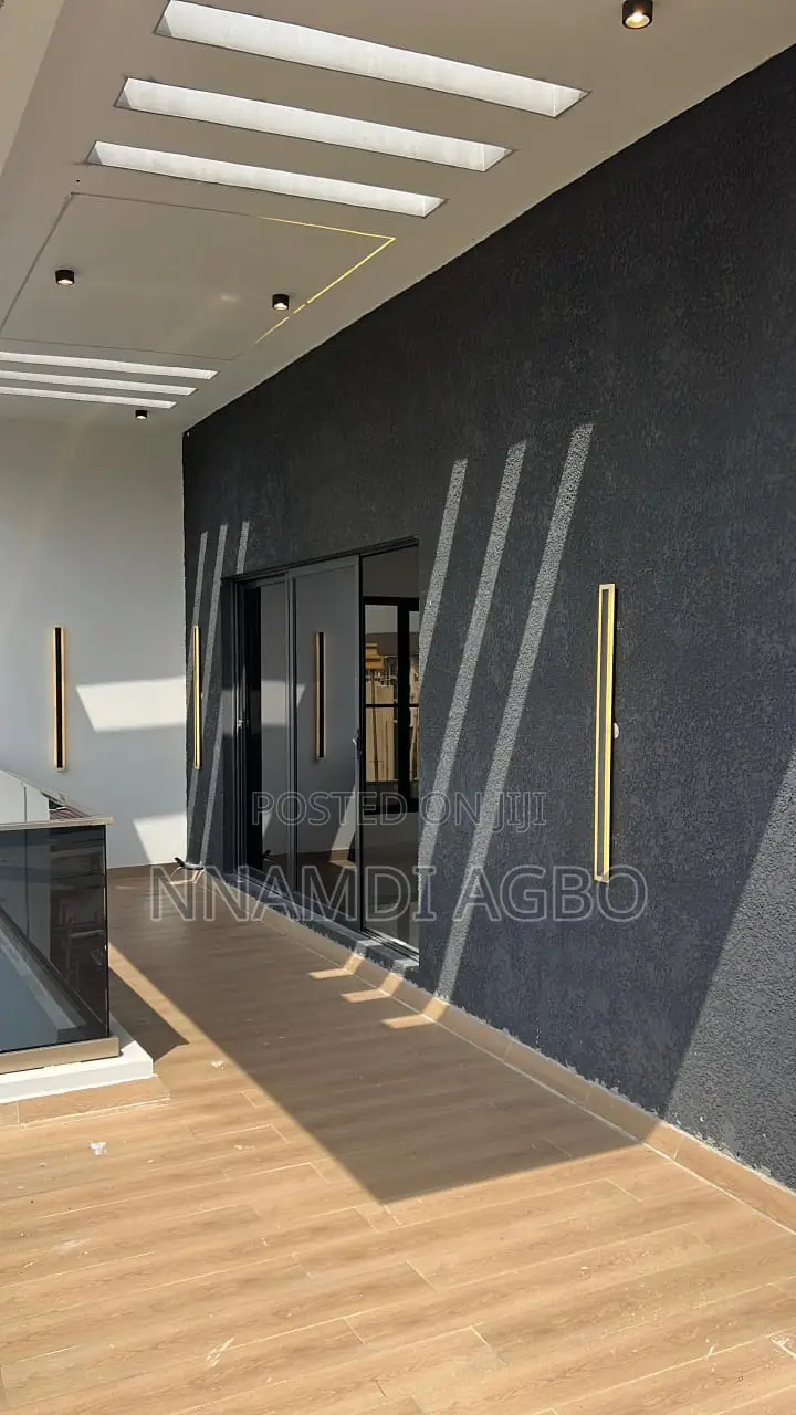 5bdrm Duplex in Osapa london for sale in Osapa london