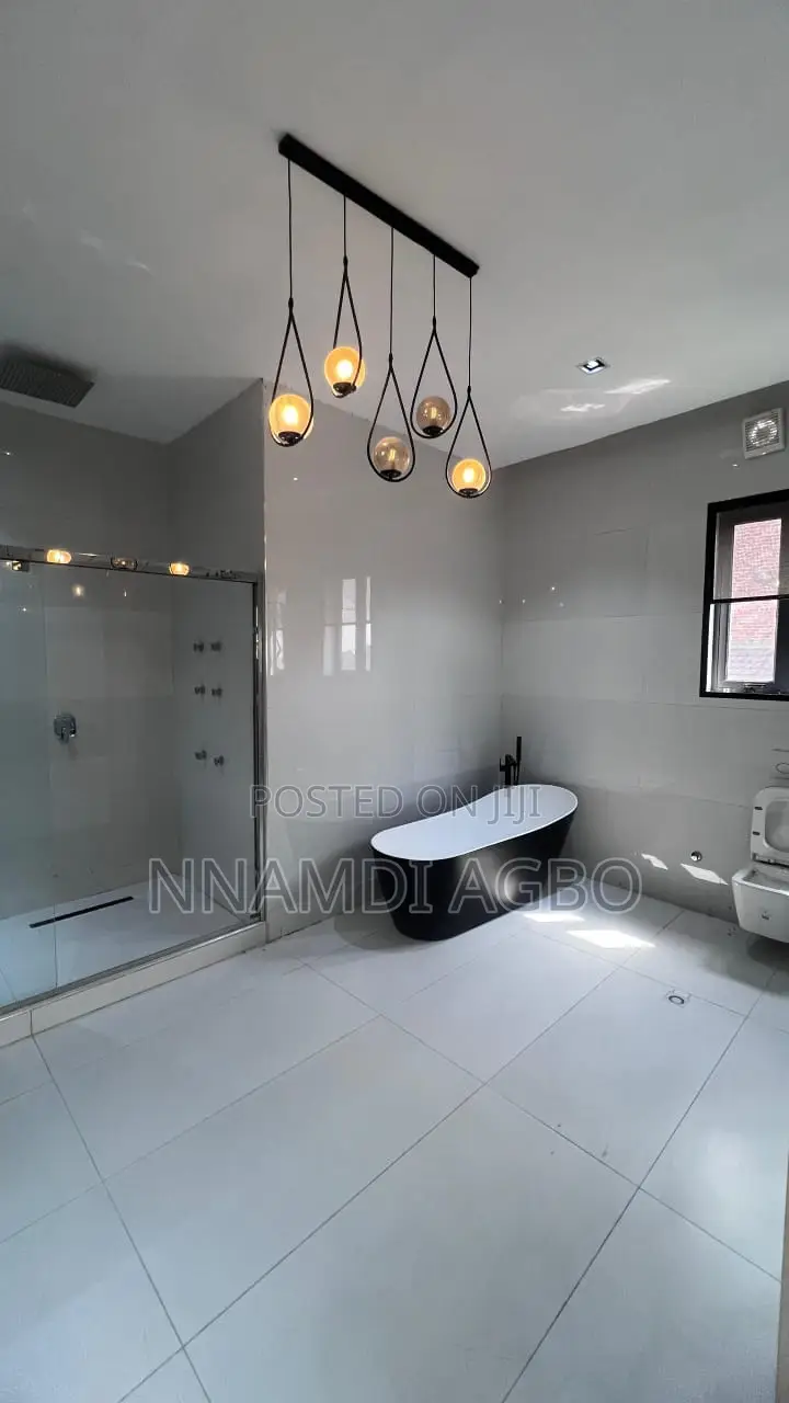 5bdrm Duplex in Osapa london for sale in Osapa london