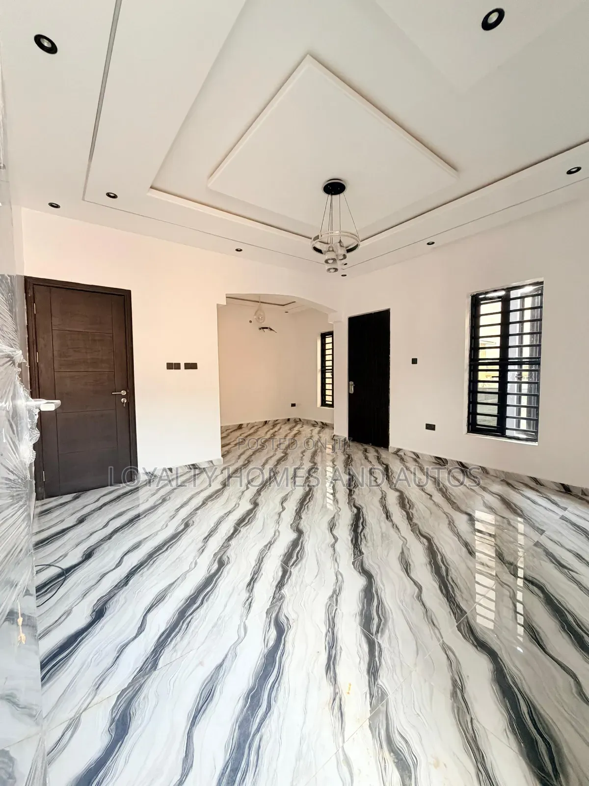 5bdrm Duplex in Airport Road / Ikeja for sale in Airport Road / Ikeja
