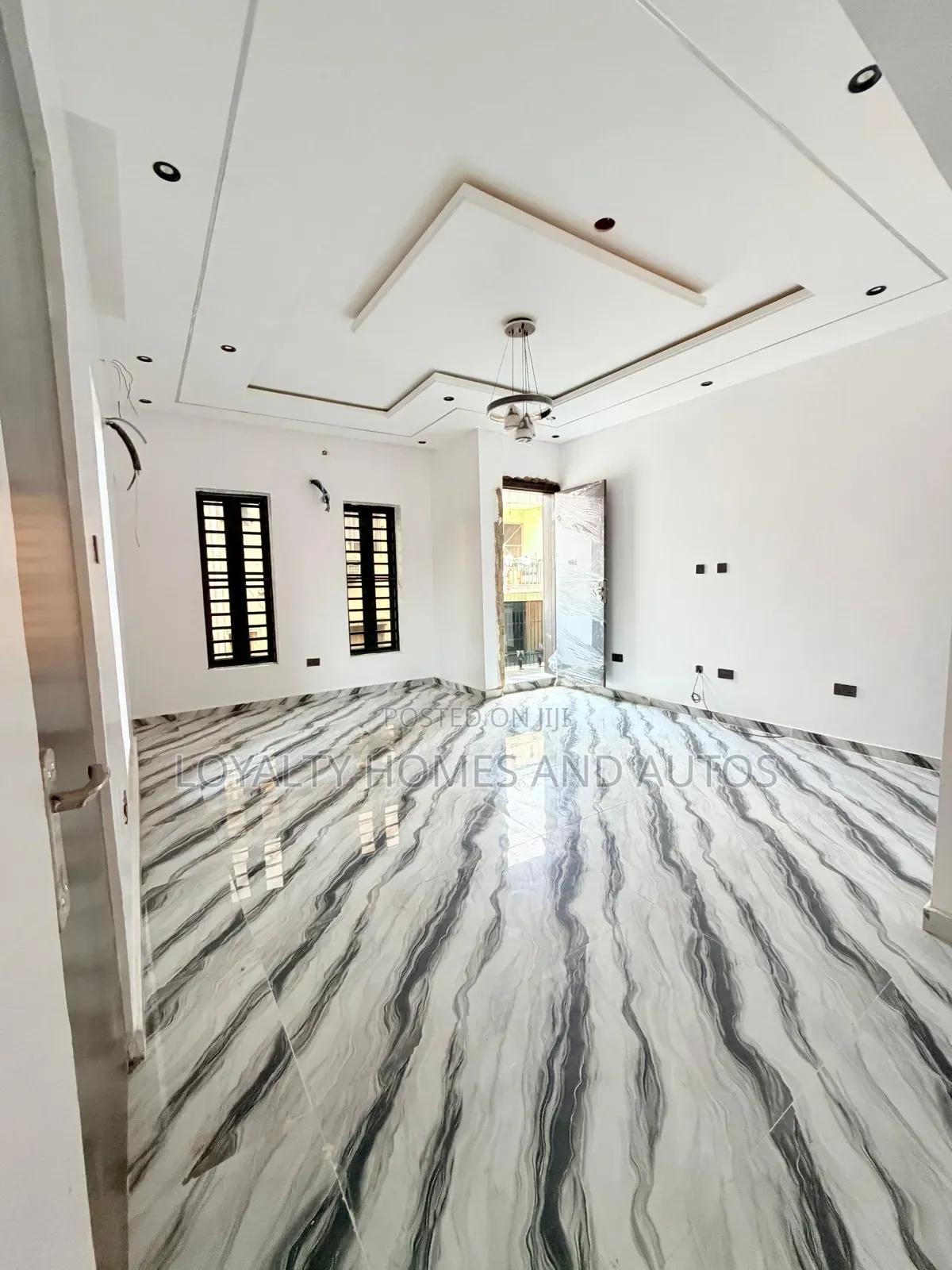5bdrm Duplex in Airport Road / Ikeja for sale in Airport Road / Ikeja