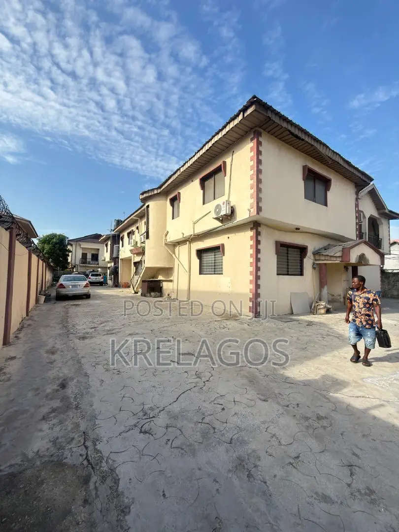 3bdrm Apartment in Lekki Phase 1 for rent in Lekki Phase 1