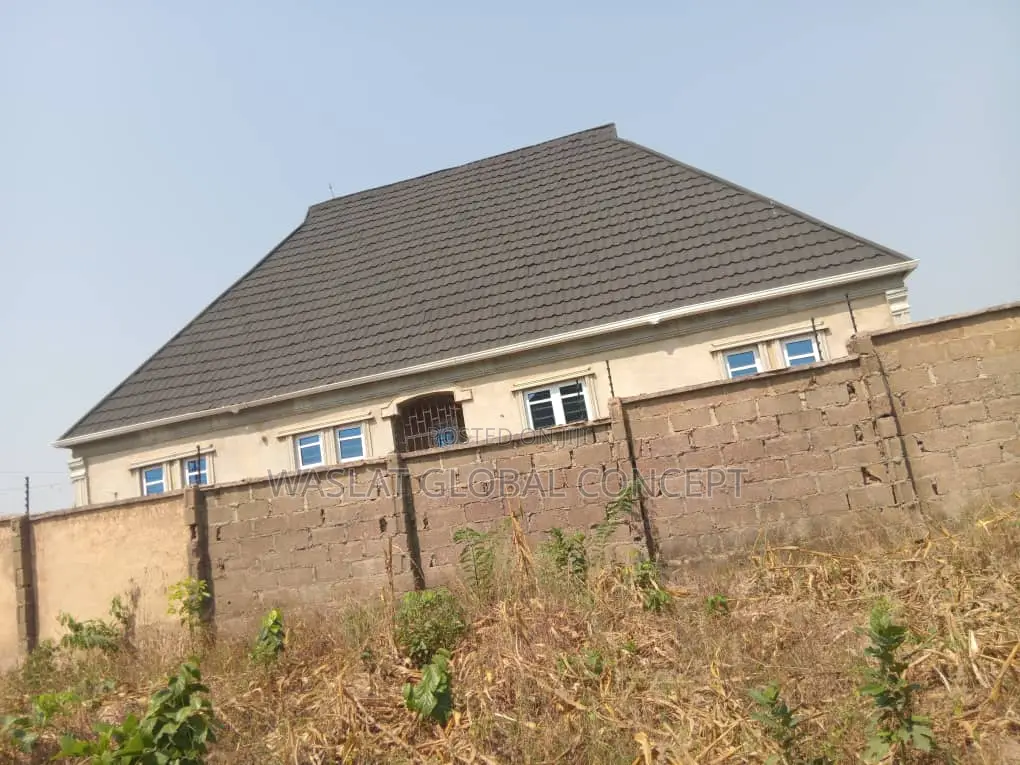 3bdrm Bungalow in Sapoyoro Estate, Osogbo for sale in Osogbo