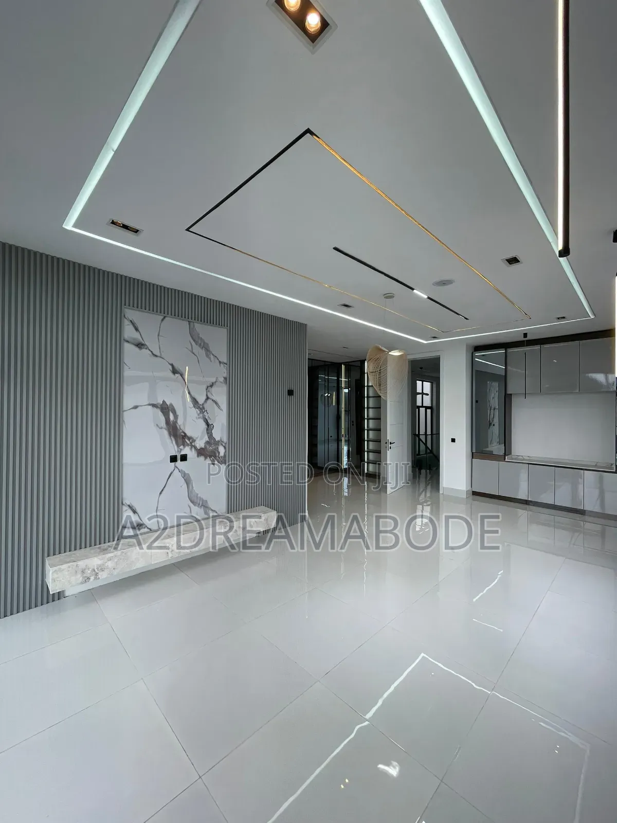 5bdrm Duplex in Chevron for sale in Chevron