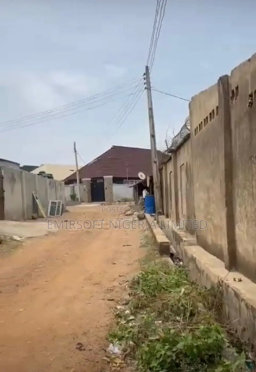 600sqm of Land Behind Onimalu Estate Off Adegbayi, New Ife Rd, Ibadan. in Iwo Road
