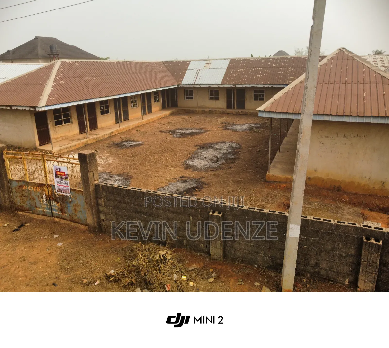 A School With 29 Classrooms and 12 Toilets in Gberigbe