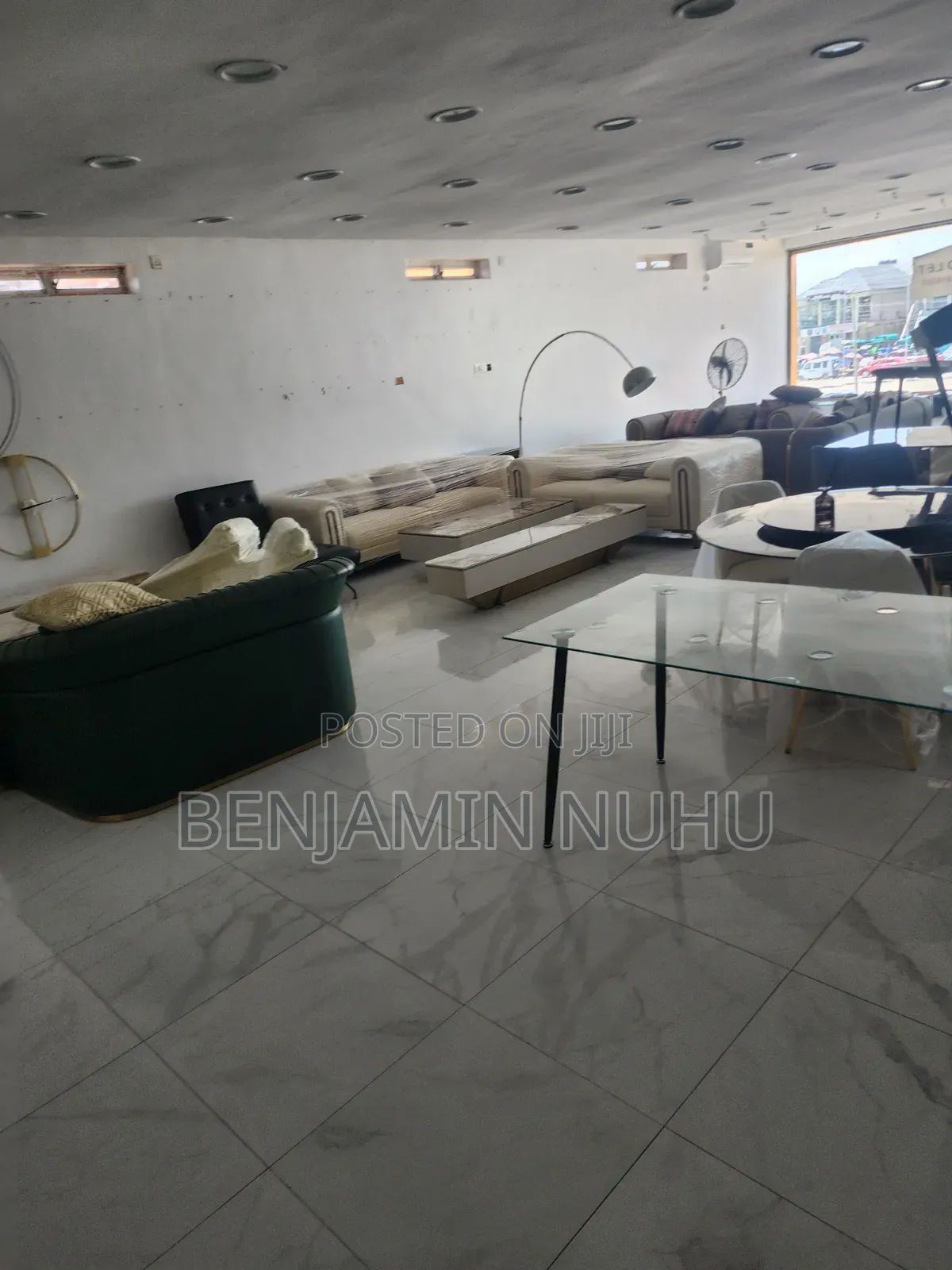 150sqm Shop Space With a Show Glass Facing Express on the First Floor in Sangotedo