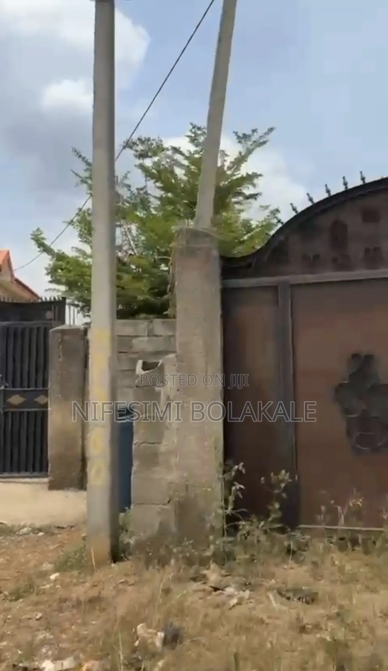 Well Fenced and Gated 2 Plot of Land With an Uncompleted 4bedroom Flat in Akala Express