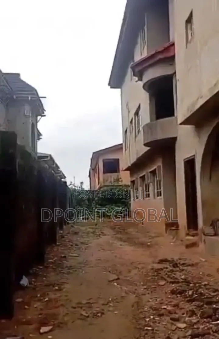 18bdrm Block of Flats in In Estate, Alakuko for sale in Alakuko