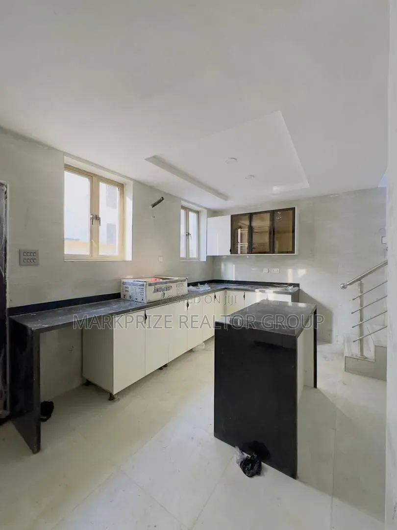 Furnished 5bdrm Duplex in Magodo Gra Phase 2 for sale in GRA Phase 2 Shangisha