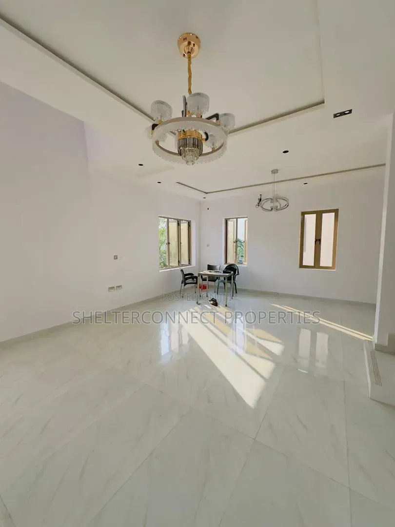 5bdrm Duplex in GRA Phase 2 Shangisha for sale in GRA Phase 2 Shangisha