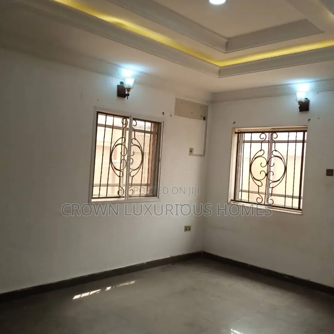 3bdrm Duplex in Alalubosa Estate, for rent in Ibadan