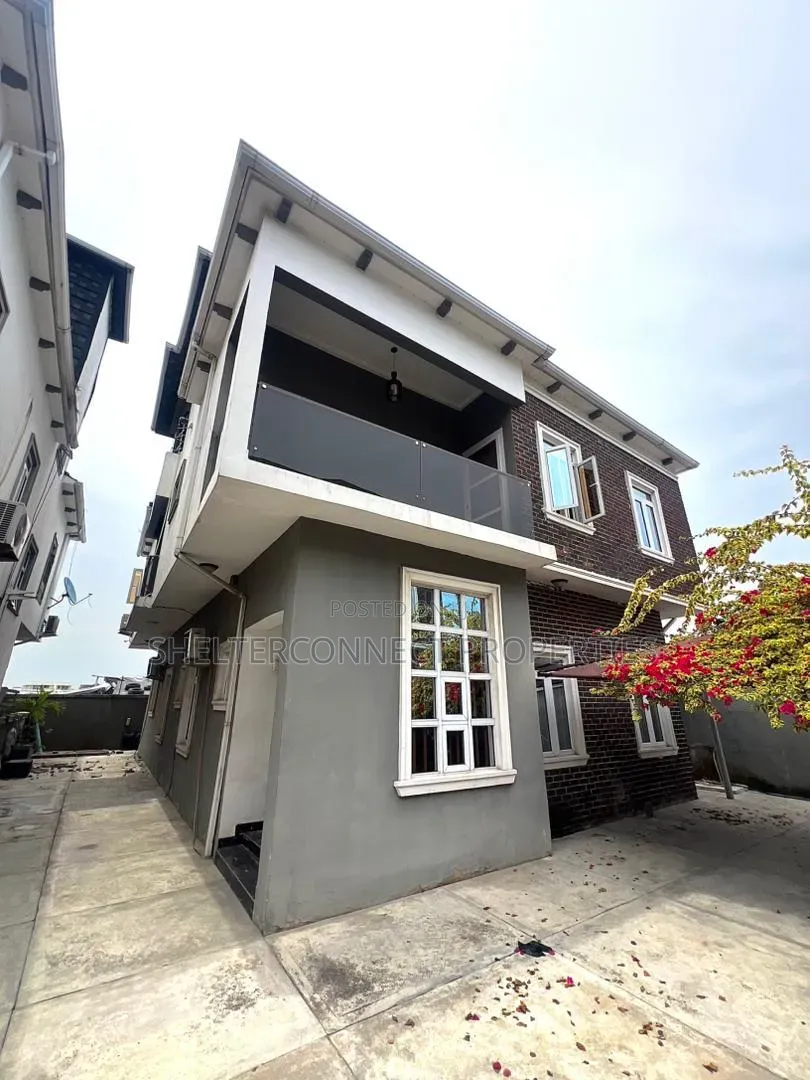 5bdrm Duplex in Ikate for sale in Ikate