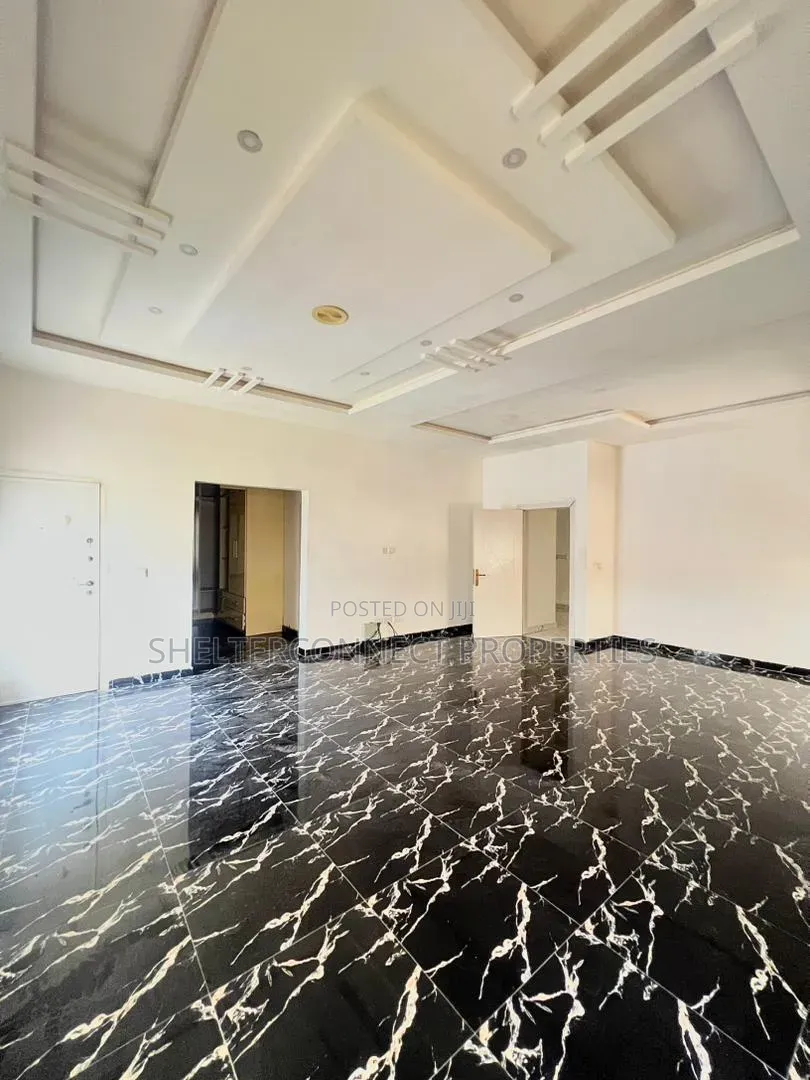5bdrm Duplex in Ikate for sale in Ikate