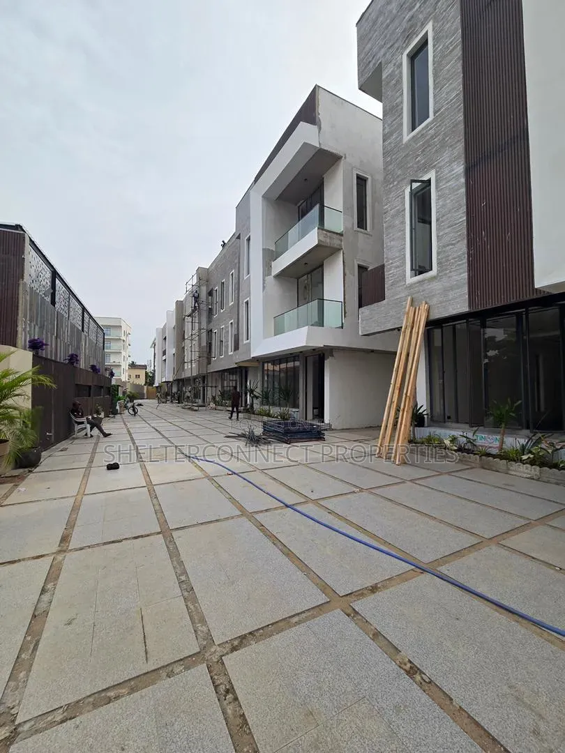 5bdrm Duplex in Ikoyi S.W for sale in Ikoyi S.W
